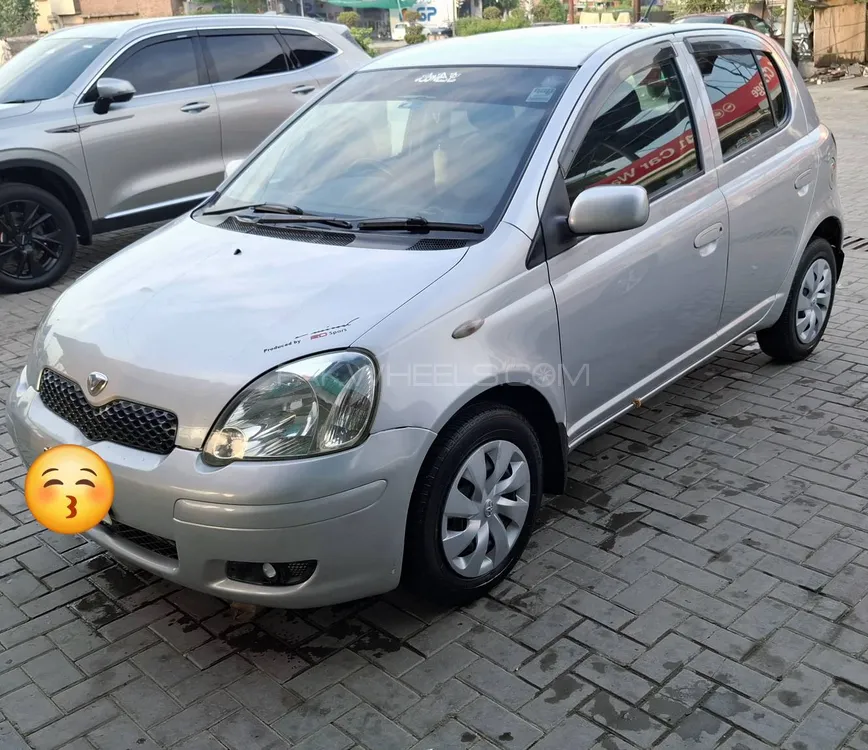 Toyota Vitz 2004 for Sale in Peshawar Image-1