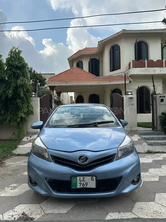 Toyota Vitz 2011 for Sale in Lahore Image-1