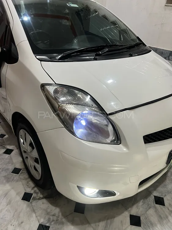 Toyota Vitz 2010 for Sale in Peshawar Image-1