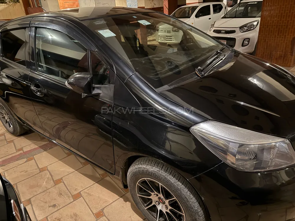 Toyota Vitz 2011 for Sale in Karachi Image-1