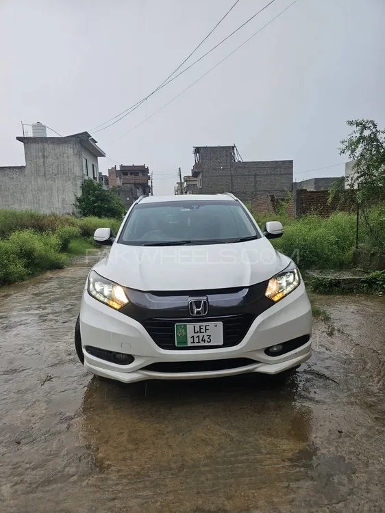 Honda Vezel 2015 for Sale in Islamabad Image-1