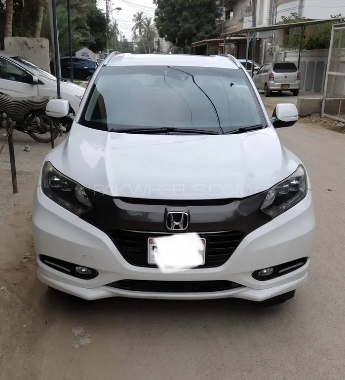 Honda Vezel 2015 for Sale in Karachi Image-1