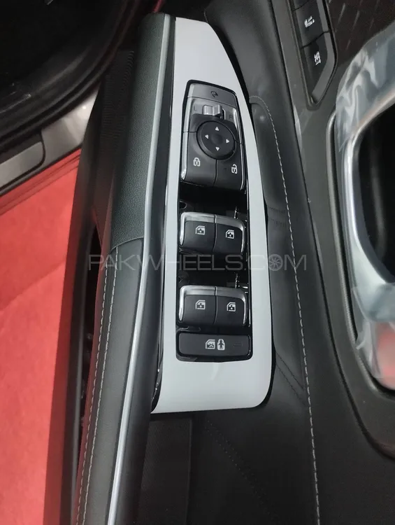 KIA Sorento 2025 for Sale in Lahore KIA Sorento 2025 for Sale in Lahore Image-5