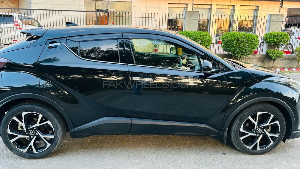 Toyota C-HR 2018 for Sale in Lahore Image-1