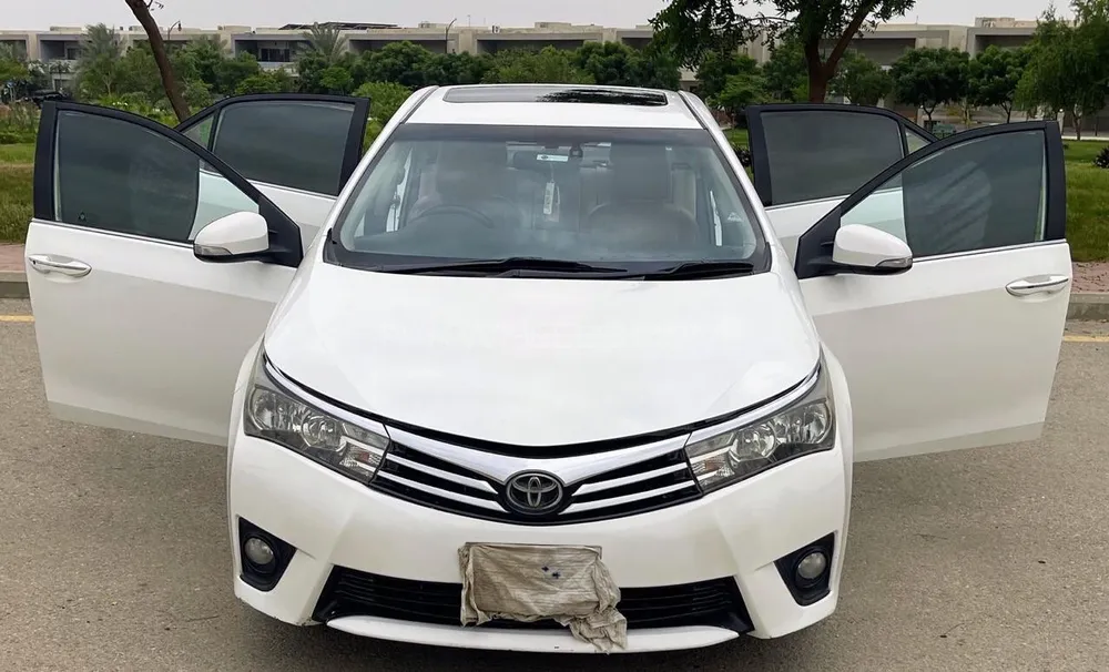 Toyota Corolla 2015 for Sale in Karachi Image-1