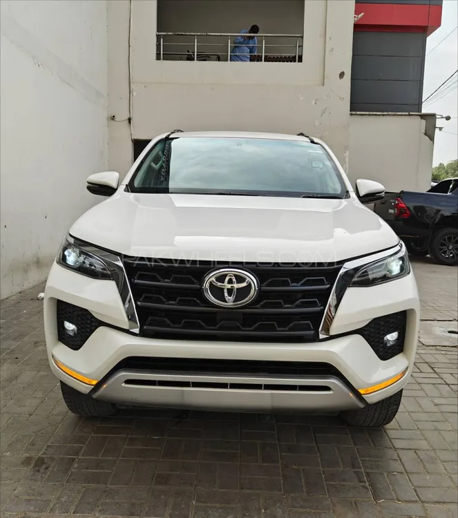 Toyota Fortuner 2021 for Sale in Karachi Image-1