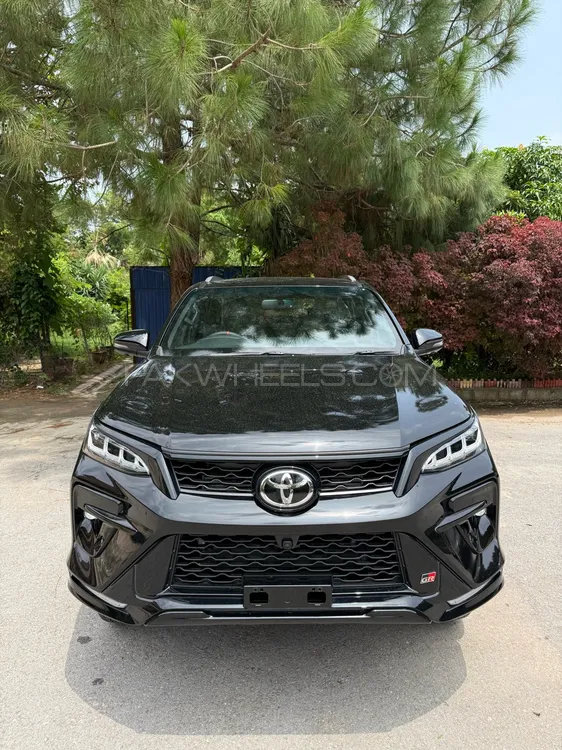 Toyota Fortuner 2025 for Sale in Islamabad Image-1
