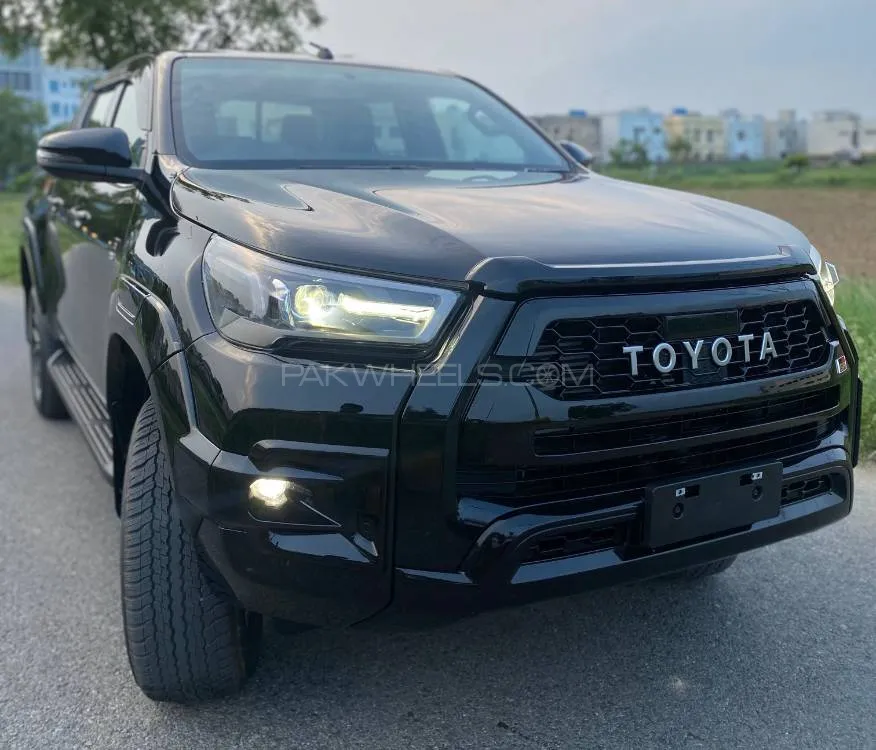 Toyota Hilux 2025 for Sale in Lahore Image-1