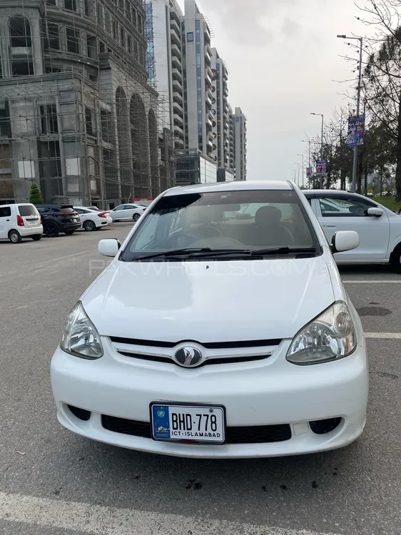 Toyota Platz 2004 for Sale in Islamabad Image-1
