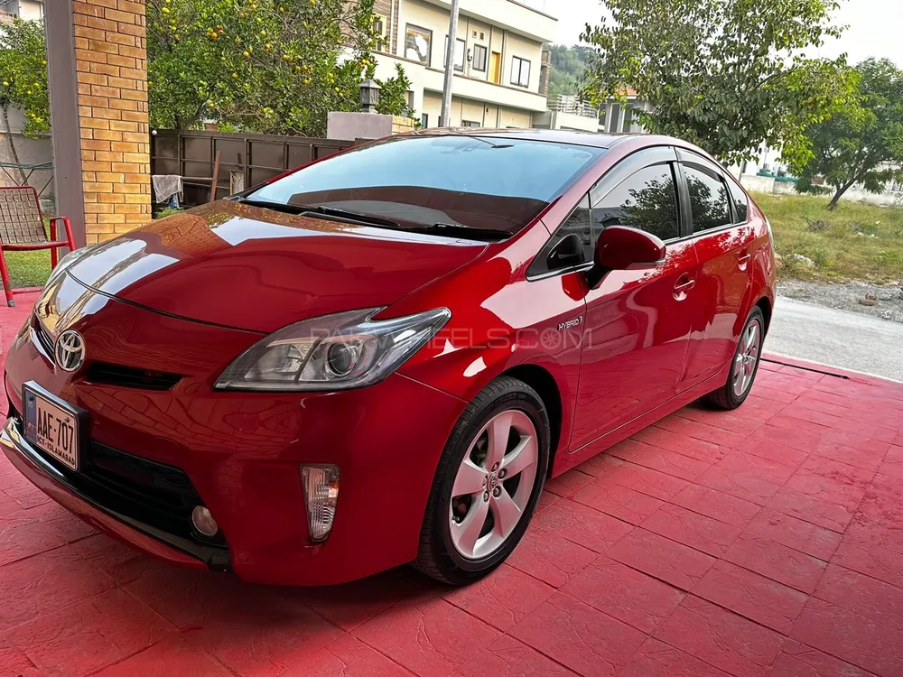 Toyota Prius 2013 for Sale in Islamabad Image-1
