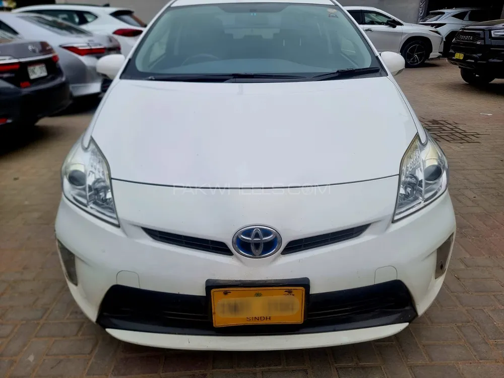 Toyota Prius 2015 for Sale in Karachi Image-1