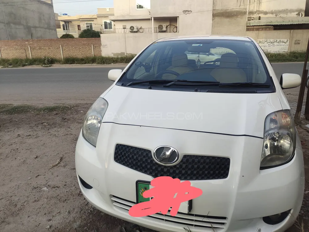 Toyota Vitz 2007 for Sale in Multan Image-1