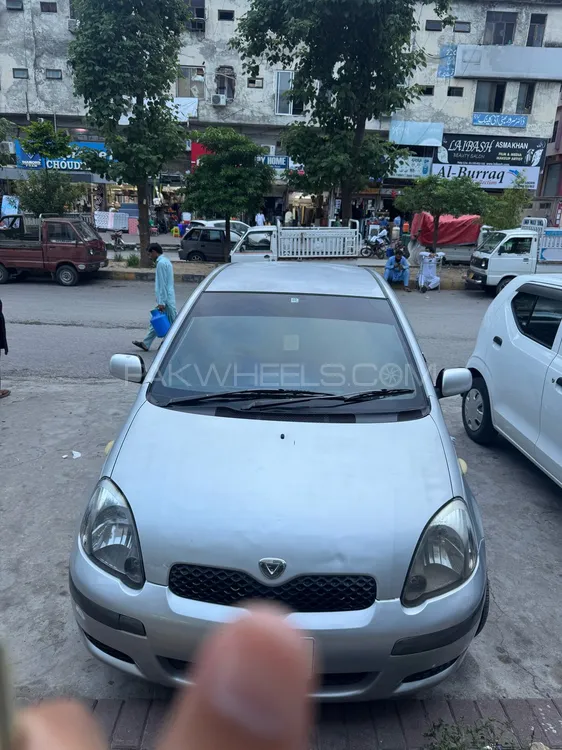 Toyota Vitz 2004 for Sale in Islamabad Image-1