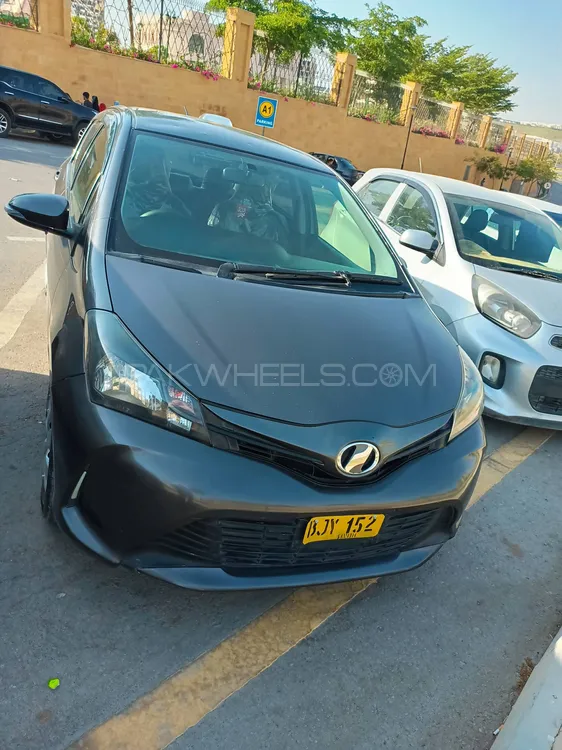 Toyota Vitz 2014 for Sale in Karachi Image-1