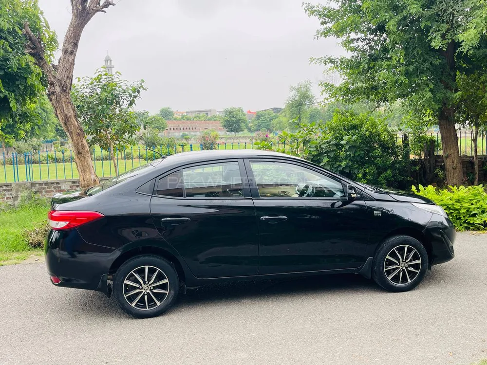 Toyota Yaris Sedan 2021 for Sale in Lahore Image-1