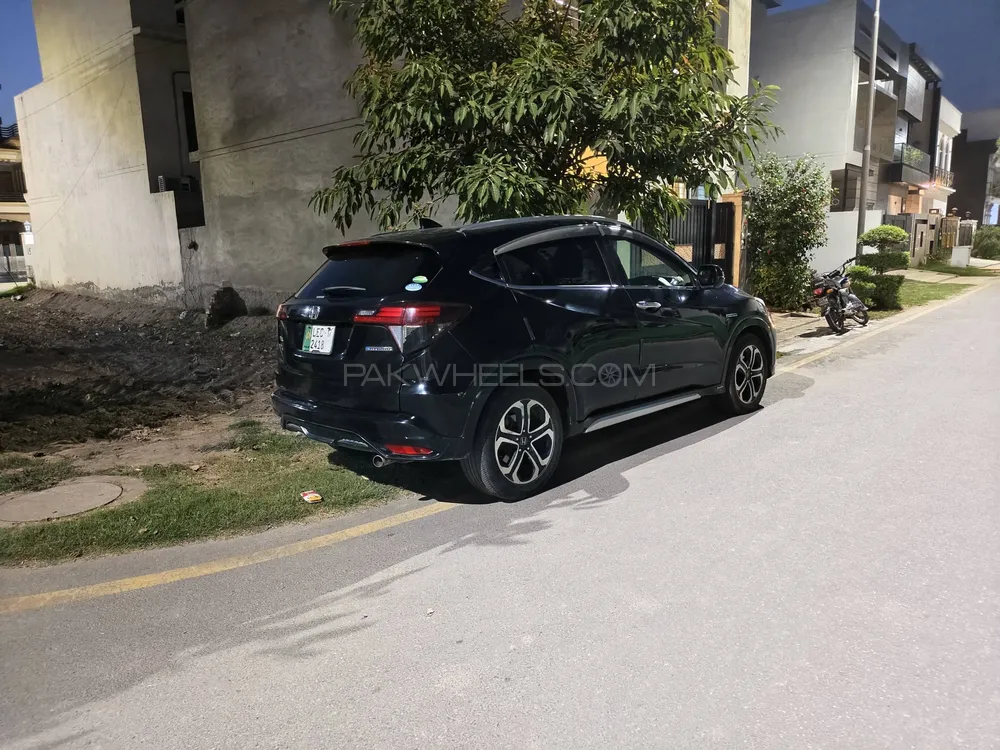 Honda Vezel 2014 for Sale in Lahore Image-1