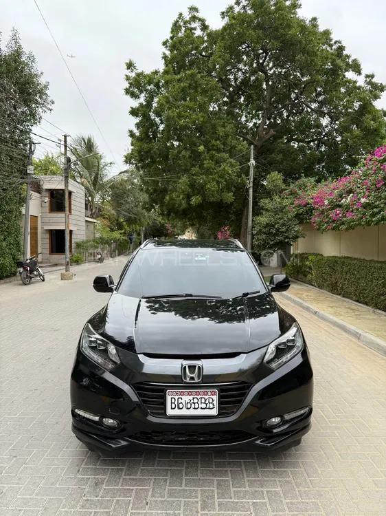 Honda Vezel 2014 for Sale in Karachi Image-1