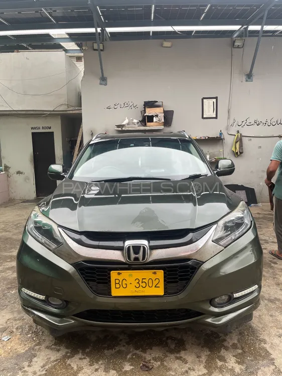 Honda Vezel 2014 for Sale in Karachi Image-1