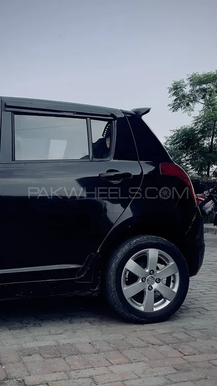 Suzuki Swift 2015 for Sale in Islamabad Image-1