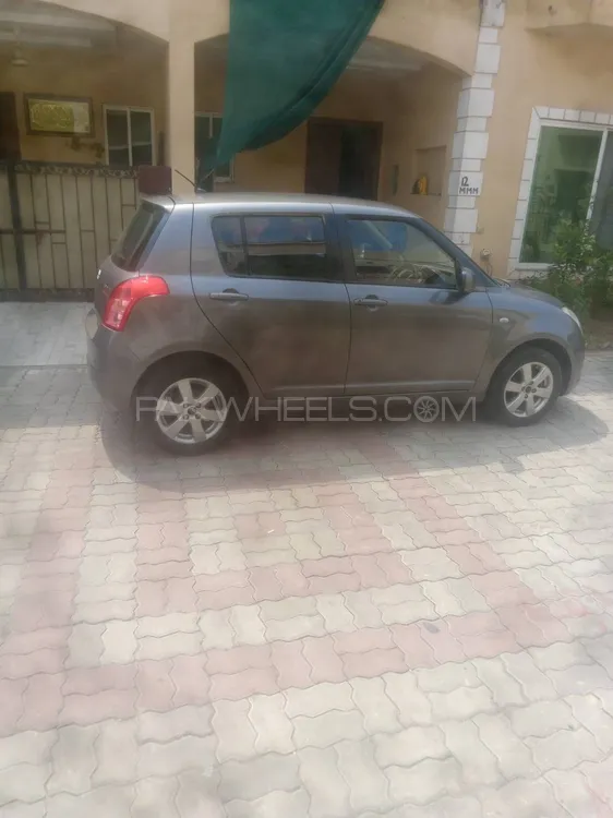 Suzuki Swift 2011 for Sale in Lodhran Image-1