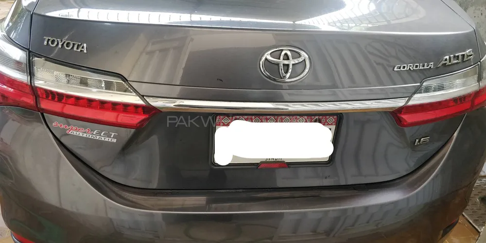 Toyota Corolla 2018 for Sale in Karachi Image-1