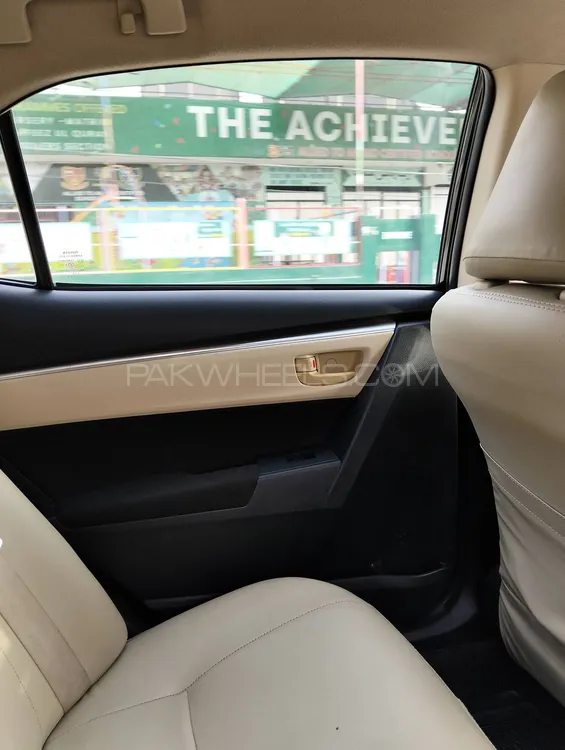 Toyota Corolla 2021 for Sale in Karachi Image-1