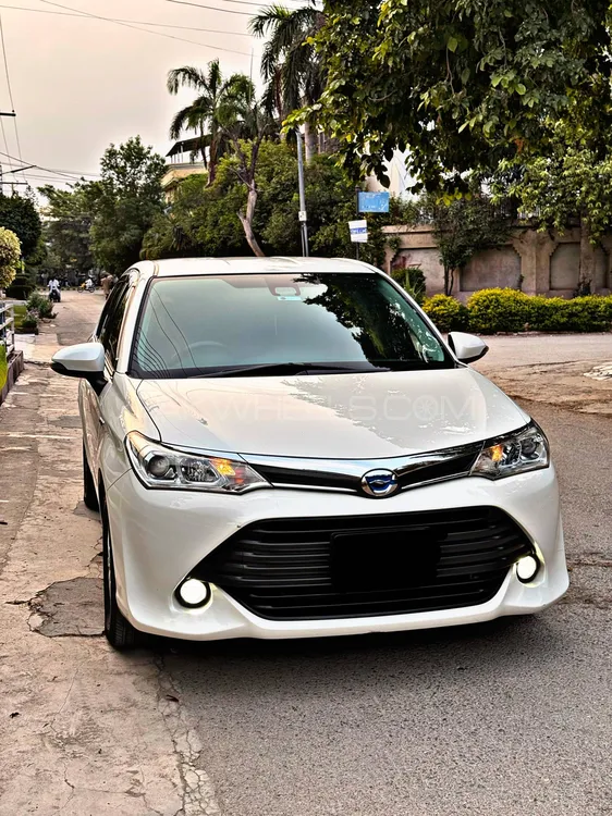 Toyota Corolla Axio 2015 for Sale in Peshawar Image-1