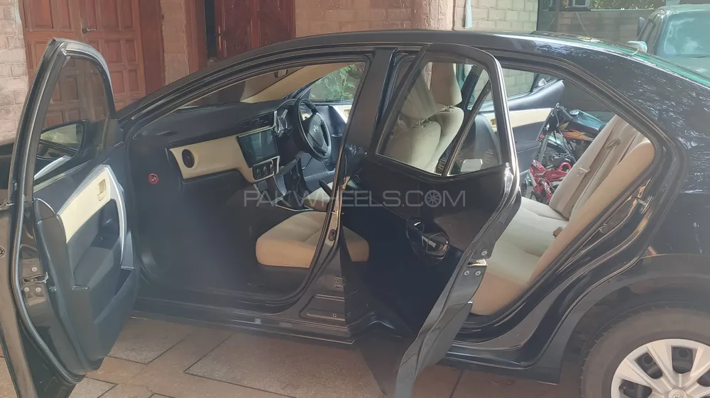 Toyota Corolla 2018 for Sale in Lahore Image-1