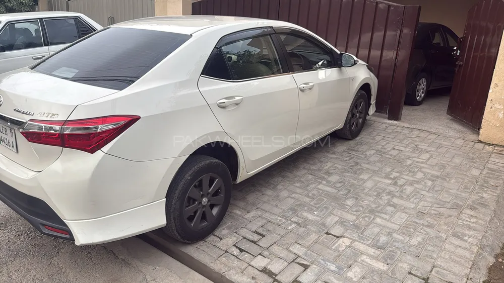 Toyota Corolla 2017 for Sale in Lahore Image-1