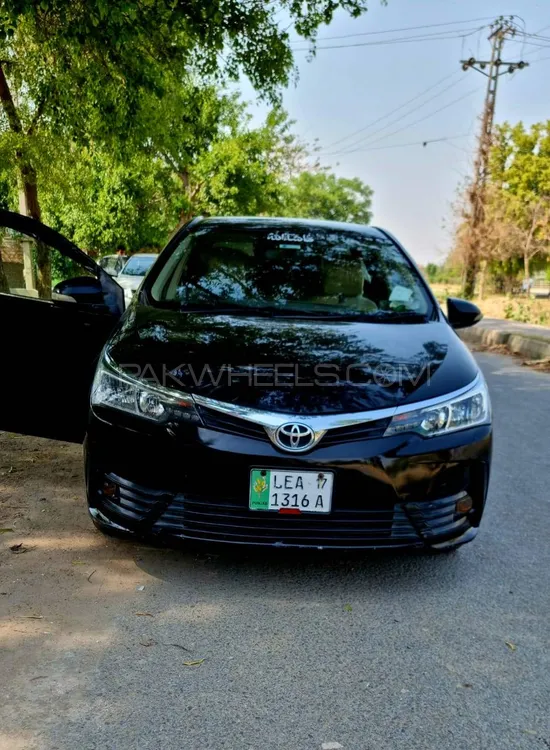 Toyota Corolla 2017 for Sale in Lahore Image-1