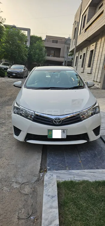 Toyota Corolla 2015 for Sale in Faisalabad Image-1