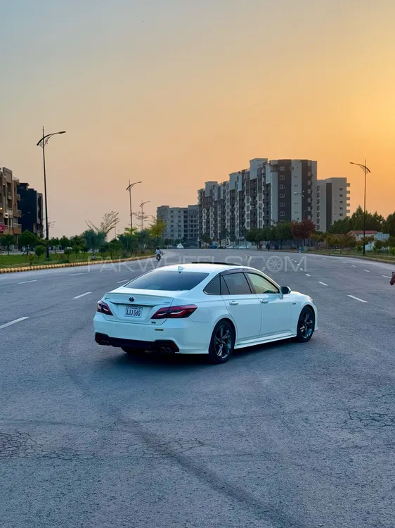 Toyota Crown 2019 for Sale in Islamabad Image-1