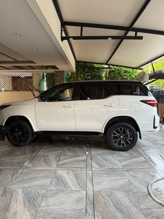 Toyota Fortuner 2024 for Sale in Lahore Toyota Fortuner 2024 for Sale in Lahore Image-4