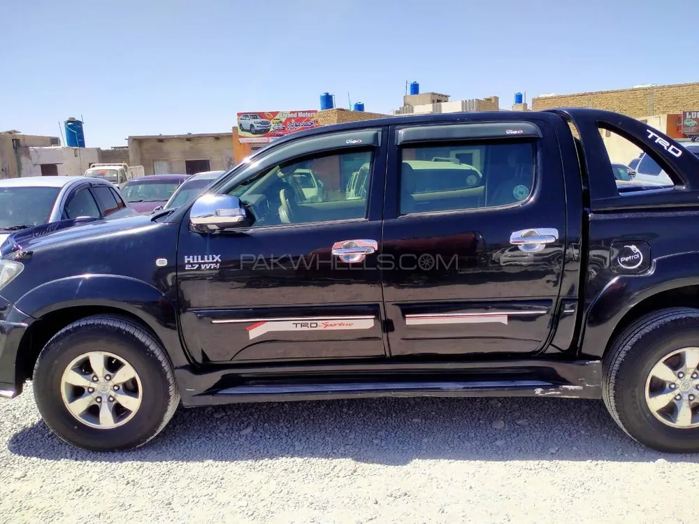 Toyota Hilux 2008 for Sale in Karachi Image-1