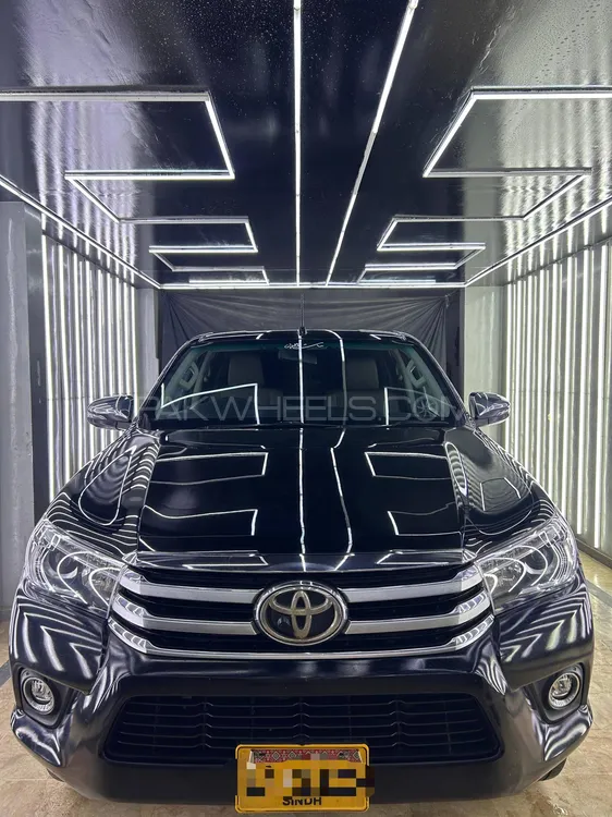 Toyota Hilux 2021 for Sale in Karachi Image-1