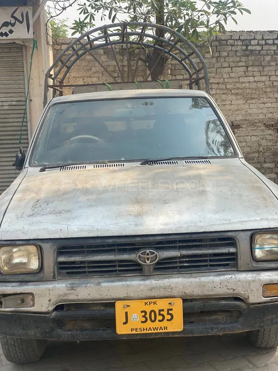 Toyota Hilux 1993 for Sale in Peshawar Toyota Hilux 1993 for Sale in Peshawar Image-4