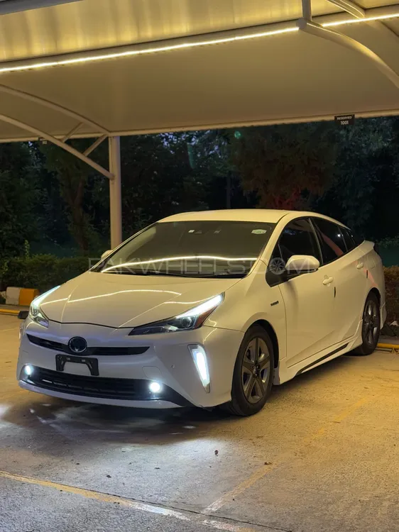Toyota Prius 2020 for Sale in Islamabad Image-1