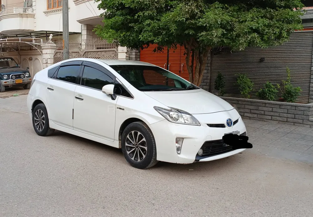 ٹویوٹا پریوس 2014 for Sale in کراچی Image-1