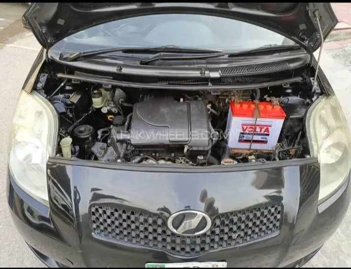 Toyota Vitz 2005 for Sale in Islamabad Image-1