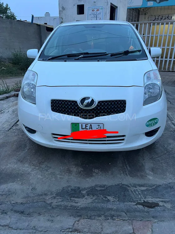 Toyota Vitz 2013 for Sale in Mandi bahauddin Image-1