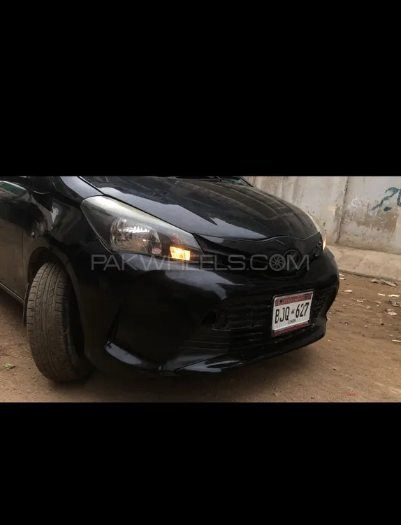 Toyota Vitz 2014 for Sale in Karachi Image-1