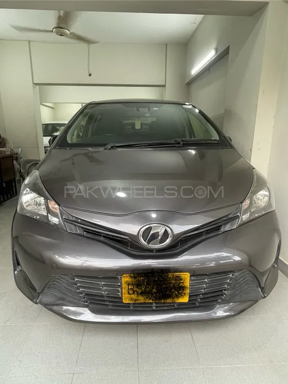 Toyota Vitz 2016 for Sale in Karachi Image-1