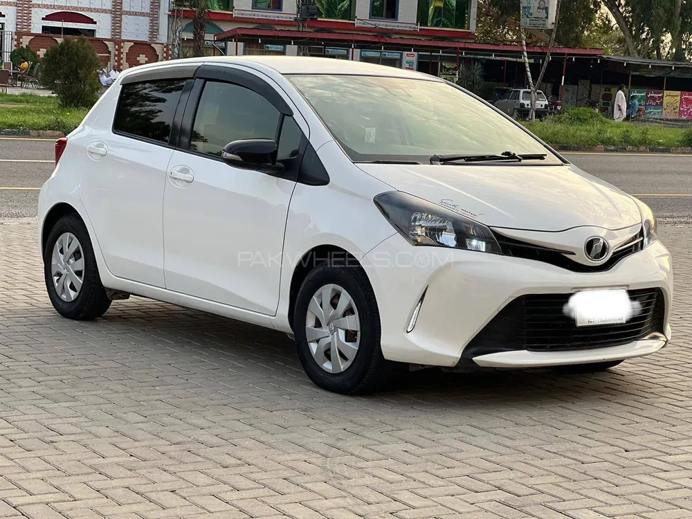 Toyota Vitz 2014 for Sale in Islamabad Image-1