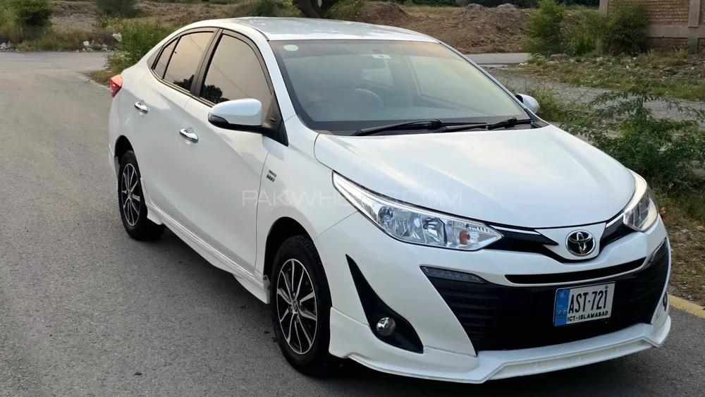 Toyota Yaris Sedan 2020 for Sale in Peshawar Image-1