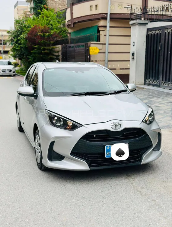 Toyota Yaris Hatchback 2020 for Sale in Peshawar Image-1