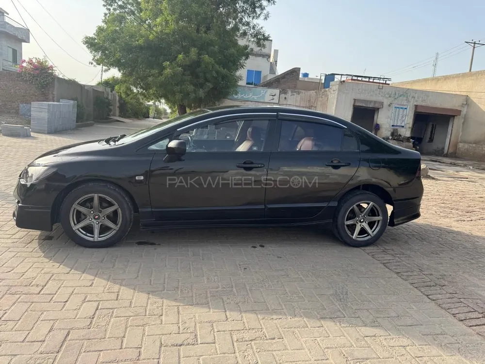 Honda Civic 2007 for Sale in Pir mahal Image-1