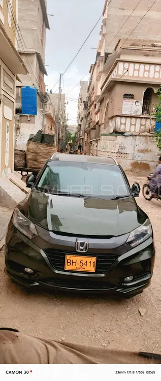 Honda Vezel 2015 for Sale in Karachi Image-1
