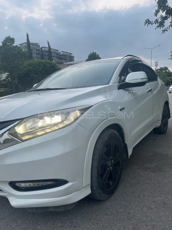 Honda Vezel 2015 for Sale in Lahore Image-1