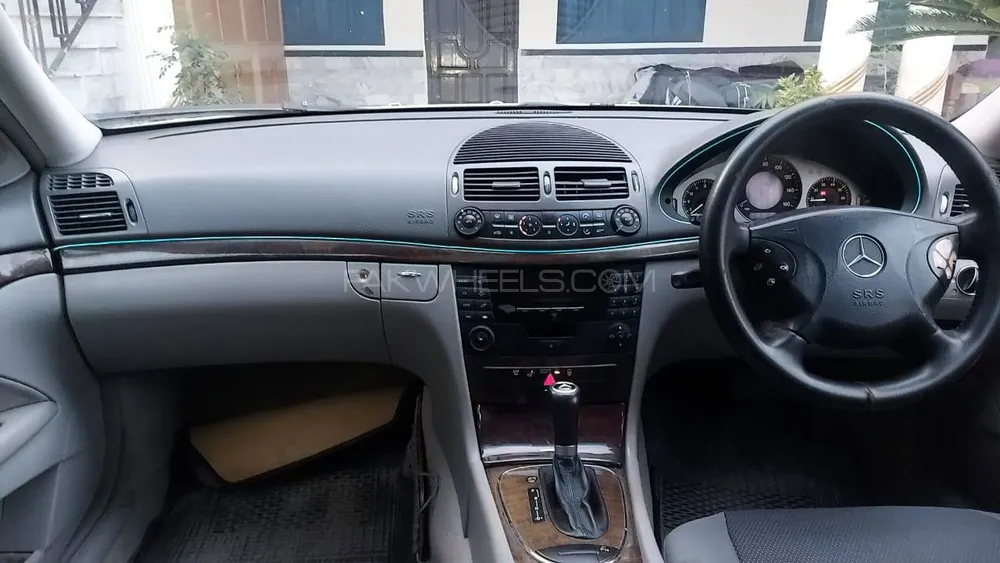 مرسڈیز بینز ای کلاس 2004 for Sale in مردان Image-1