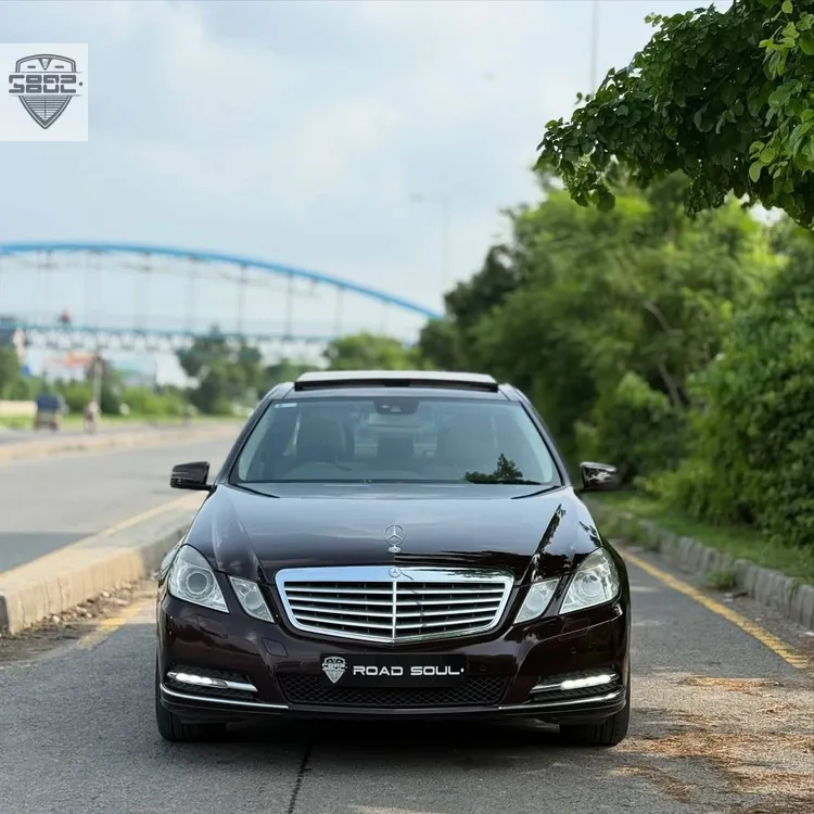 Mercedes Benz E Class 2011 for Sale in Lahore Image-1